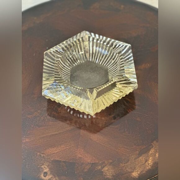 1970s glass hexagon ashtray - Picture 5 of 6